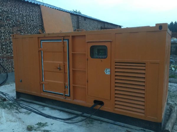 南川发电机组长期使用中，电缆线的敷设路径有哪些要求？